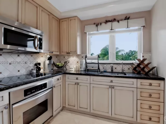 Продажа дома по адресу 14949 SW 184th Ave - фото 9369552