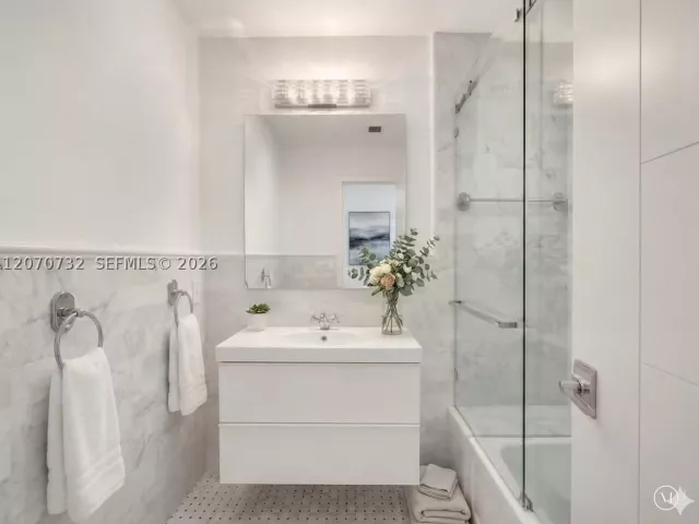 Продажа дома по адресу 2558 NE 206th Ter - фото 9284169
