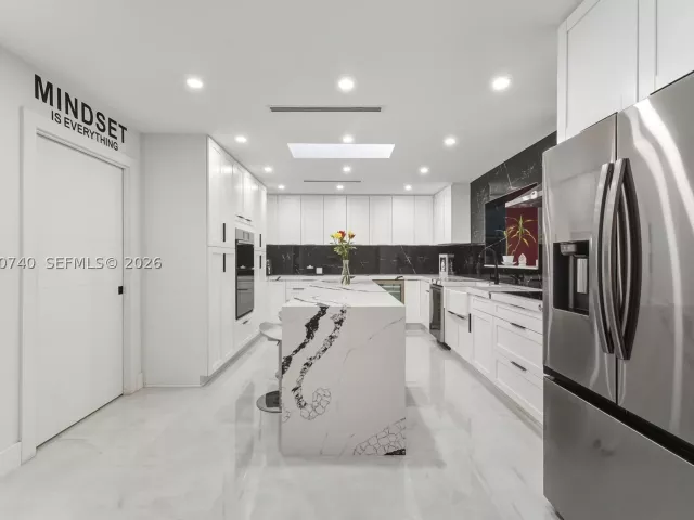 Продажа дома по адресу 2825 SW 79th Ct - фото 9282315