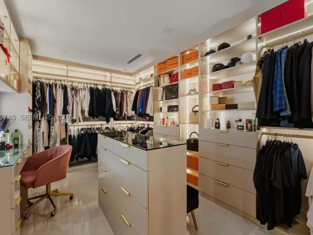 Продажа дома по адресу 2825 SW 79th Ct - фото 9282320