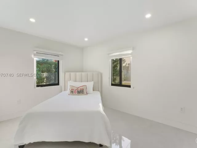 Продажа дома по адресу 2825 SW 79th Ct - фото 9282326