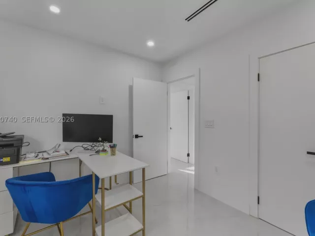 Продажа дома по адресу 2825 SW 79th Ct - фото 9282329