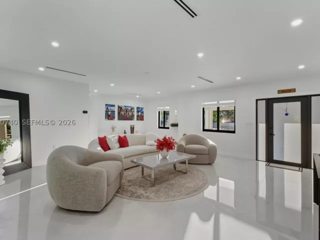 Продажа дома по адресу 2825 SW 79th Ct - фото 9282310