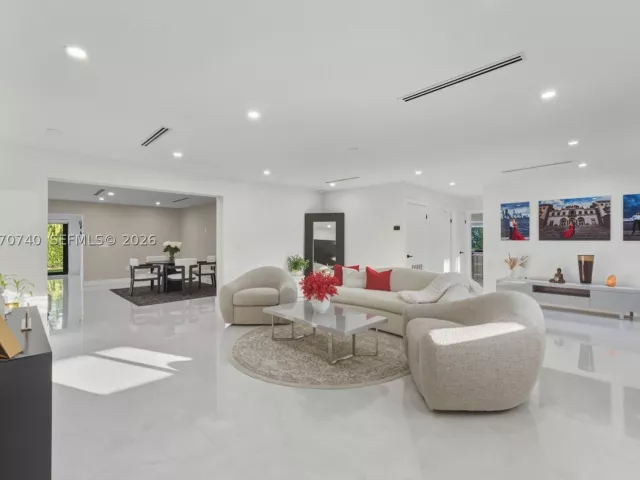 Продажа дома по адресу 2825 SW 79th Ct - фото 9282311