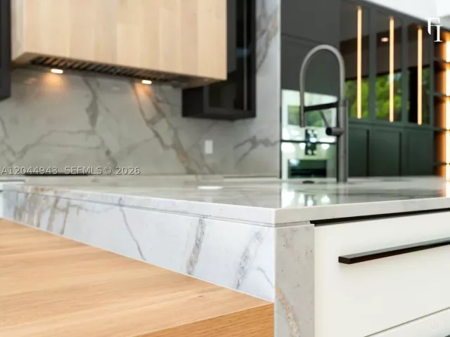 Продажа дома по адресу 1111 Alberca St - фото 9286182
