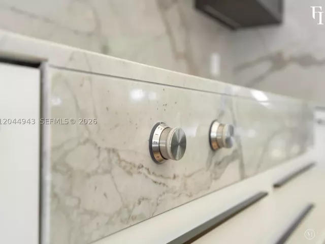 Продажа дома по адресу 1111 Alberca St - фото 9286191
