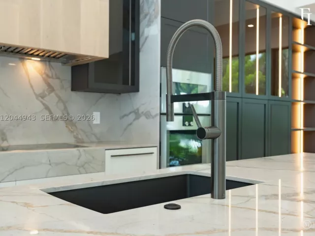 Продажа дома по адресу 1111 Alberca St - фото 9286194