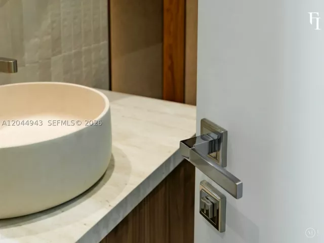Продажа дома по адресу 1111 Alberca St - фото 9286196