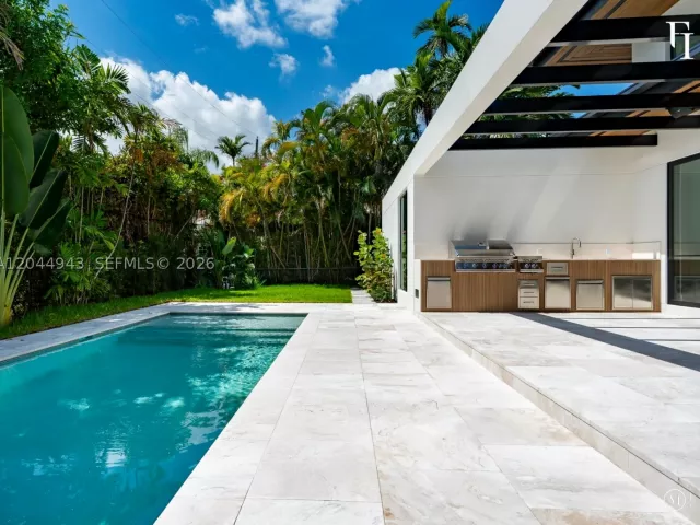 Продажа дома по адресу 1111 Alberca St - фото 9286219