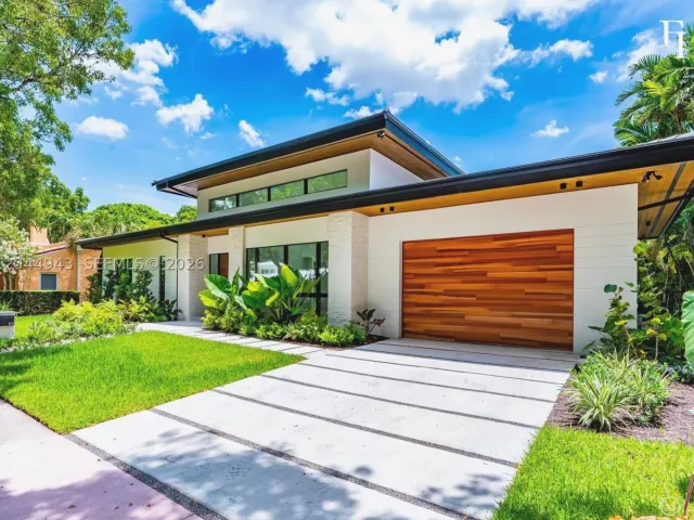 Продажа дома по адресу 1111 Alberca St - фото 9286176