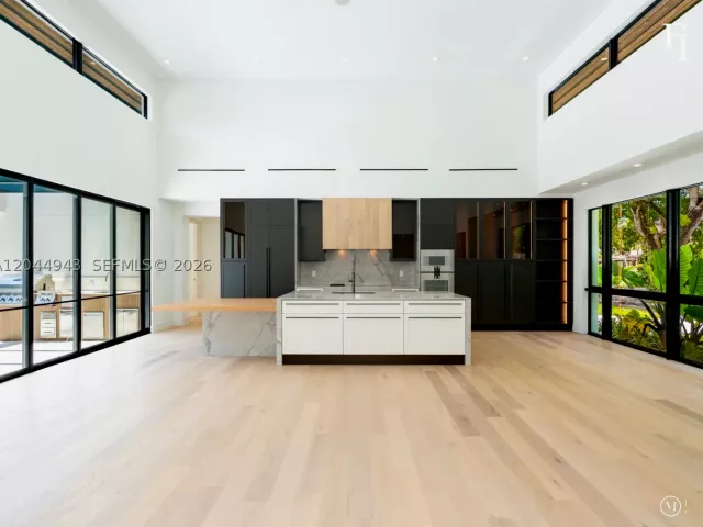 Продажа дома по адресу 1111 Alberca St - фото 9286179