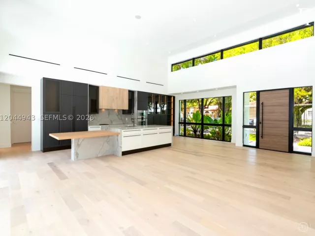 Продажа дома по адресу 1111 Alberca St - фото 9286180