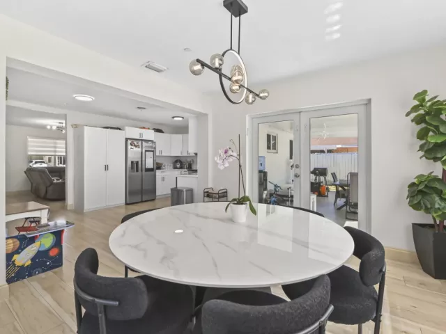 Продажа дома по адресу 1100 N 57TH Terrace - фото 9380825