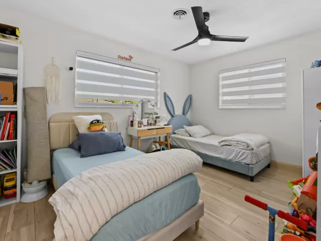Продажа дома по адресу 1100 N 57TH Terrace - фото 9380826