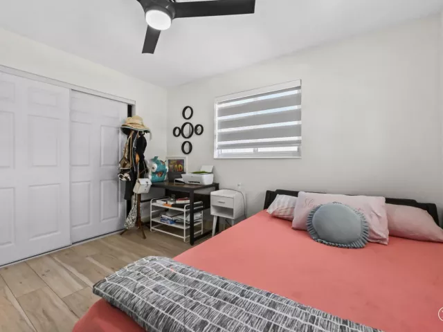 Продажа дома по адресу 1100 N 57TH Terrace - фото 9380831