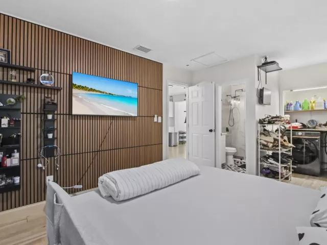 Продажа дома по адресу 1100 N 57TH Terrace - фото 9380834