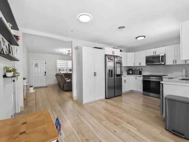 Продажа дома по адресу 1100 N 57TH Terrace - фото 9380821