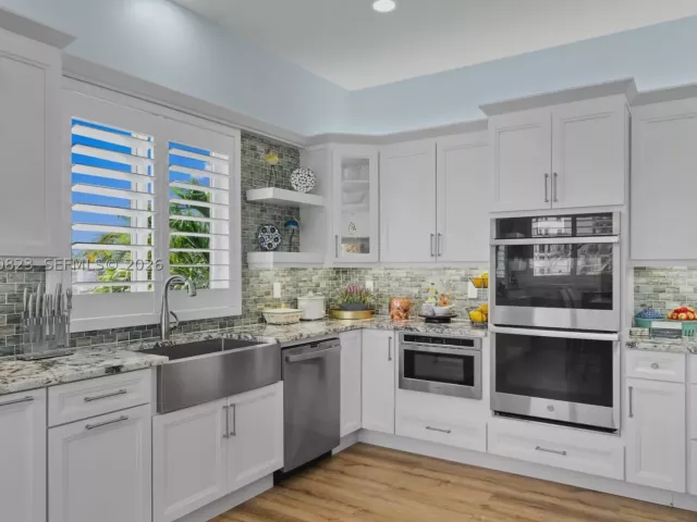 Продажа дома по адресу 311 N N Surf Rd - фото 9283075