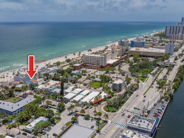 Продажа дома по адресу 311 N N Surf Rd - фото 9283125