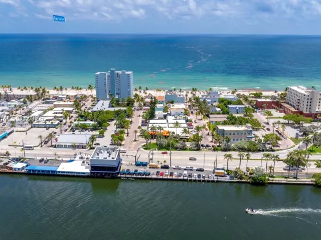 Продажа дома по адресу 311 N N Surf Rd - фото 9283130