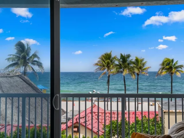 Продажа дома по адресу 311 N N Surf Rd - фото 9283063