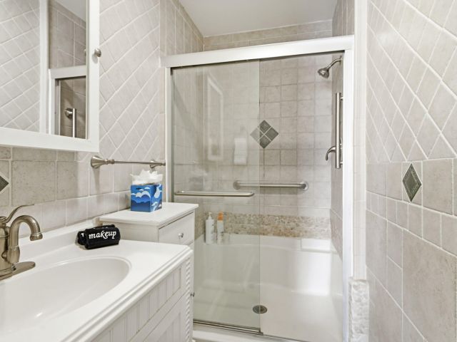 Продажа дома по адресу 1123 SE 2ND Avenue - фото 9310211