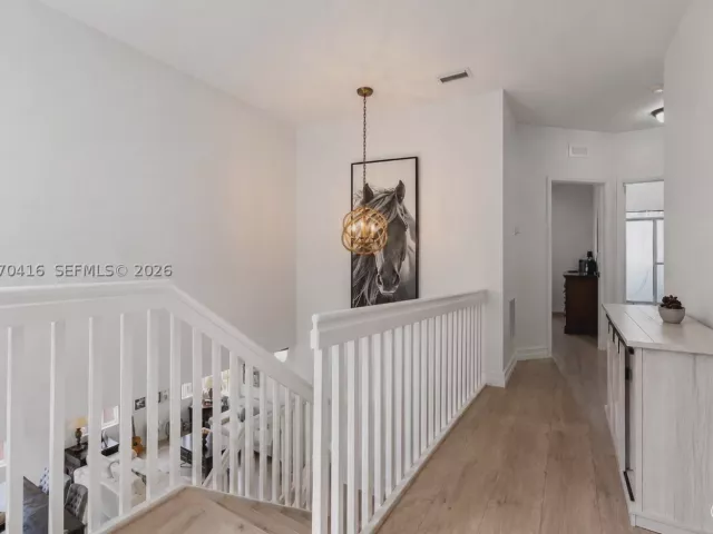 Продажа дома по адресу 2006 NE 38th Rd - фото 9285716
