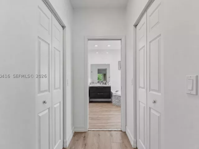 Продажа дома по адресу 2006 NE 38th Rd - фото 9285726