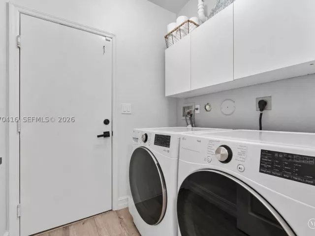Продажа дома по адресу 2006 NE 38th Rd - фото 9285732