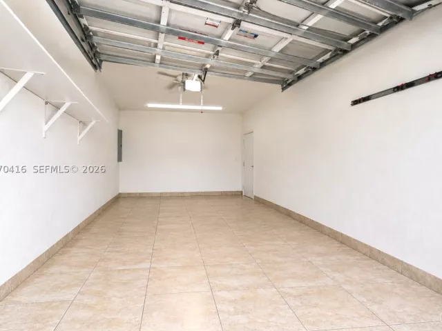 Продажа дома по адресу 2006 NE 38th Rd - фото 9285744