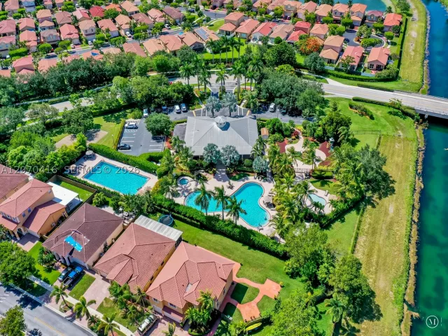 Продажа дома по адресу 2006 NE 38th Rd - фото 9285752