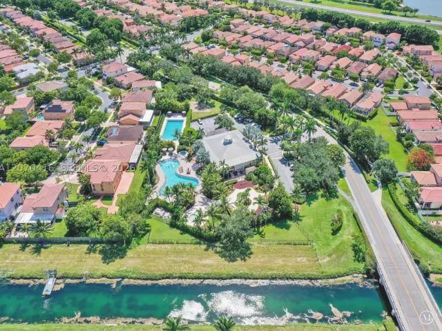 Продажа дома по адресу 2006 NE 38th Rd - фото 9285753
