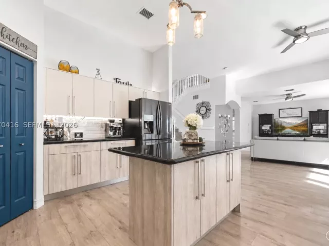 Продажа дома по адресу 2006 NE 38th Rd - фото 9285703