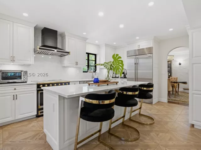 Продажа дома по адресу 1140 Asturia Ave - фото 9292139