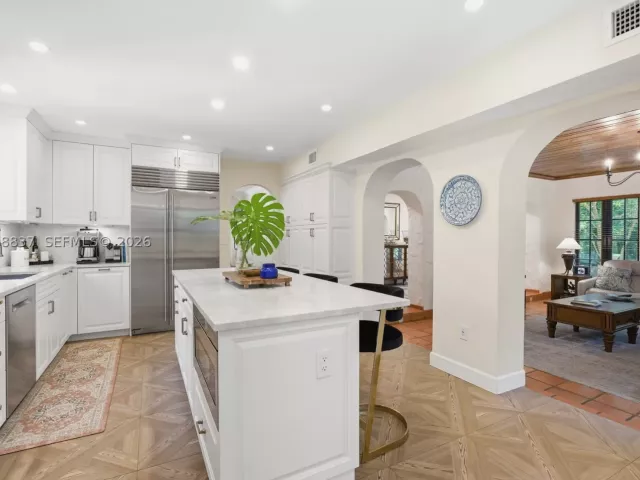 Продажа дома по адресу 1140 Asturia Ave - фото 9292140
