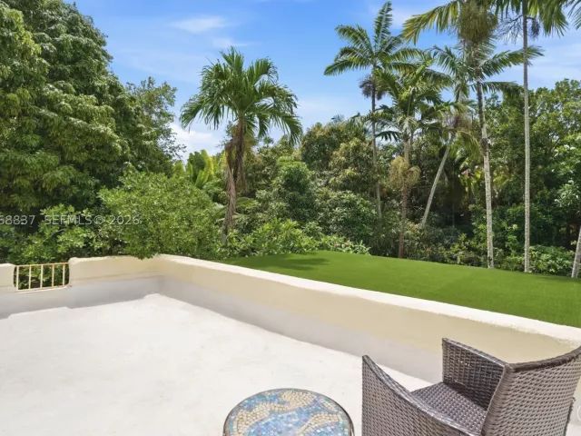 Продажа дома по адресу 1140 Asturia Ave - фото 9292145