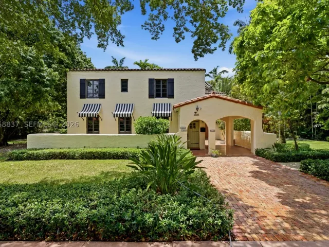 Продажа дома по адресу 1140 Asturia Ave - фото 9292128