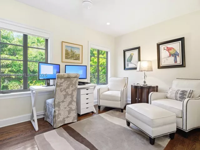 Продажа дома по адресу 1140 Asturia Ave - фото 9292147