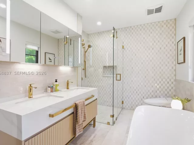 Продажа дома по адресу 1140 Asturia Ave - фото 9292151