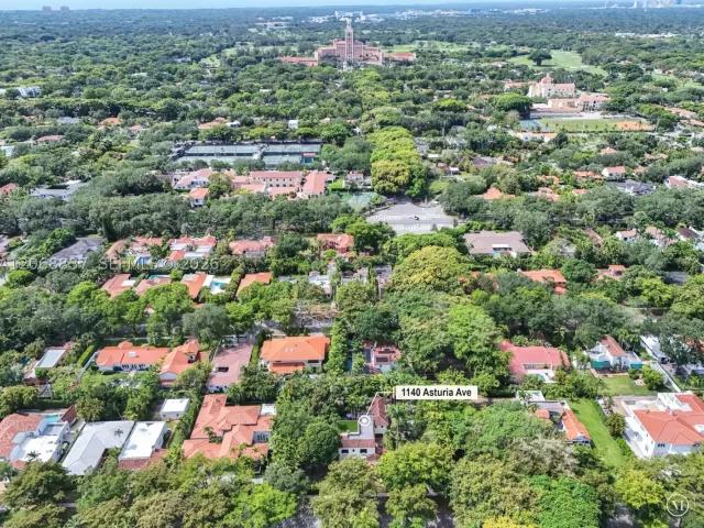 Продажа дома по адресу 1140 Asturia Ave - фото 9292157