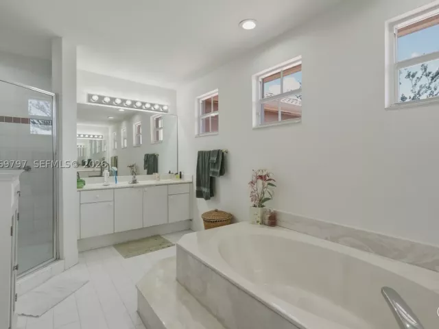 Продажа дома по адресу 1268 NW 144th Ter - фото 9300997