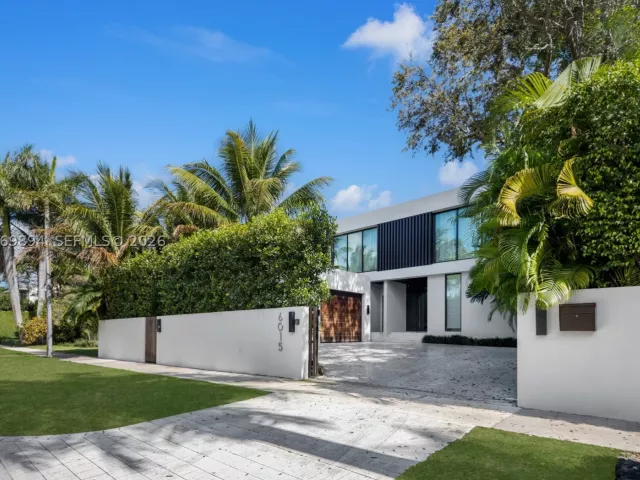 Продажа дома по адресу 6015 N Bay Rd - фото 9286132