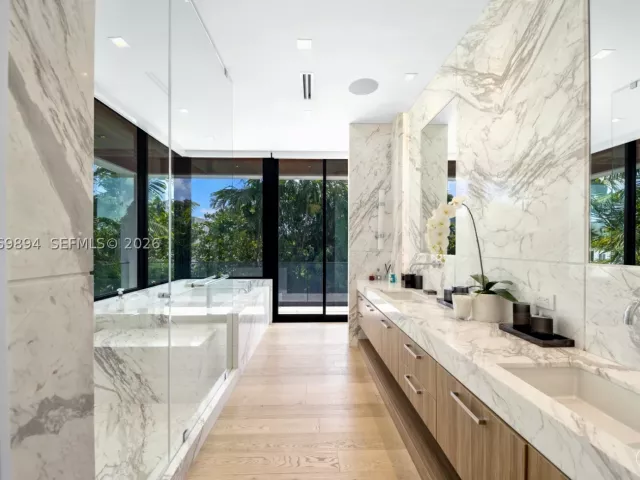 Продажа дома по адресу 6015 N Bay Rd - фото 9286153