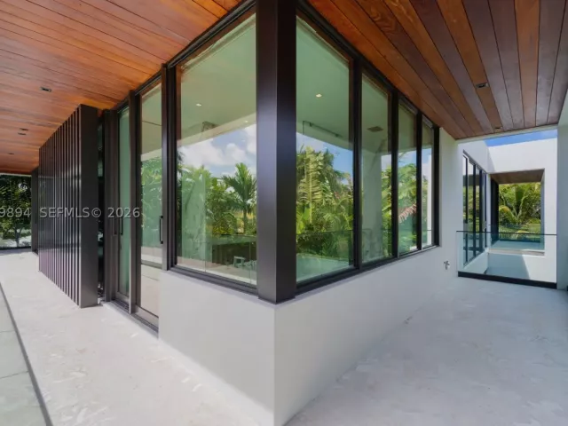 Продажа дома по адресу 6015 N Bay Rd - фото 9286155