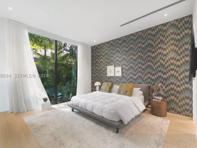 Продажа дома по адресу 6015 N Bay Rd - фото 9286159