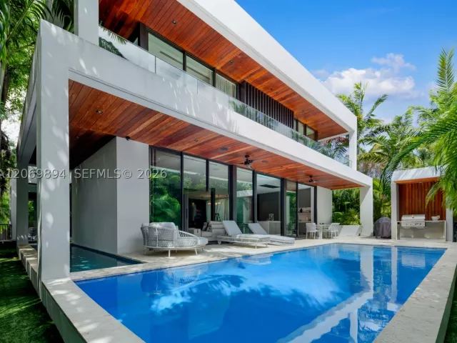 Продажа дома по адресу 6015 N Bay Rd - фото 9286133