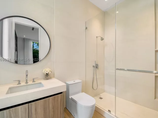 Продажа дома по адресу 6015 N Bay Rd - фото 9286160