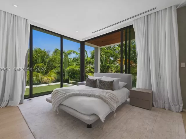 Продажа дома по адресу 6015 N Bay Rd - фото 9286161