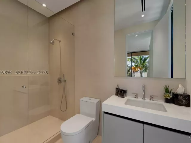 Продажа дома по адресу 6015 N Bay Rd - фото 9286163