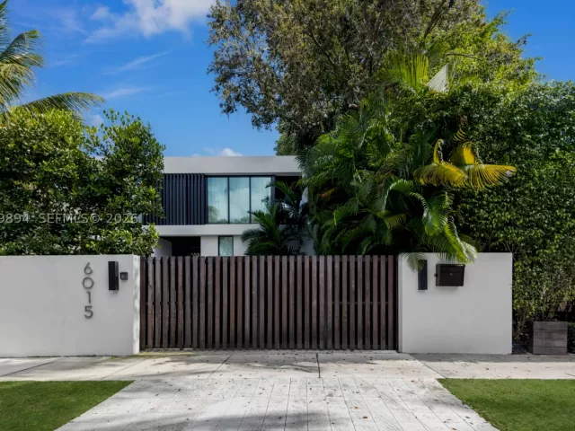 Продажа дома по адресу 6015 N Bay Rd - фото 9286169